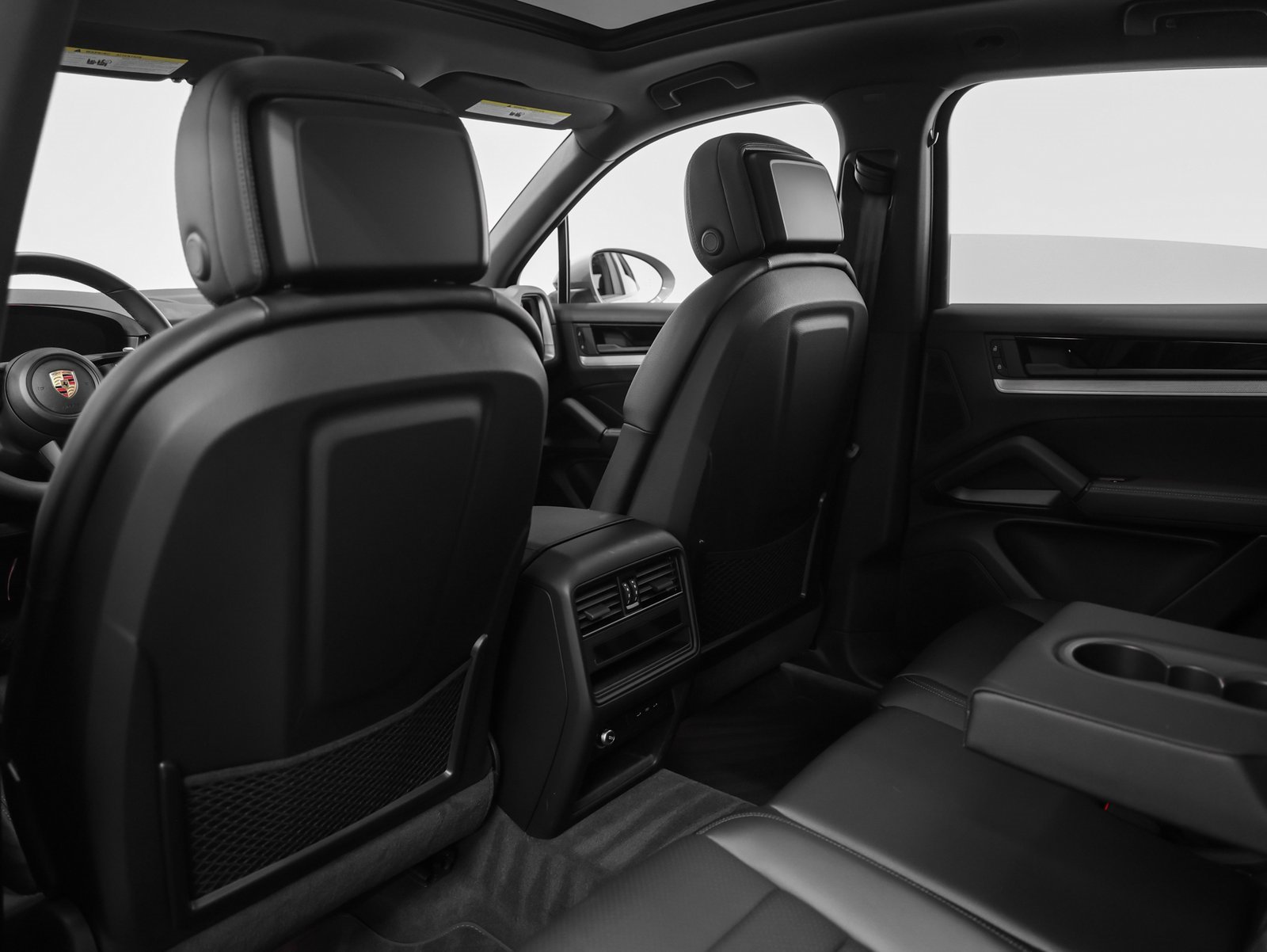 Used 2025 Porsche Cayenne image 38