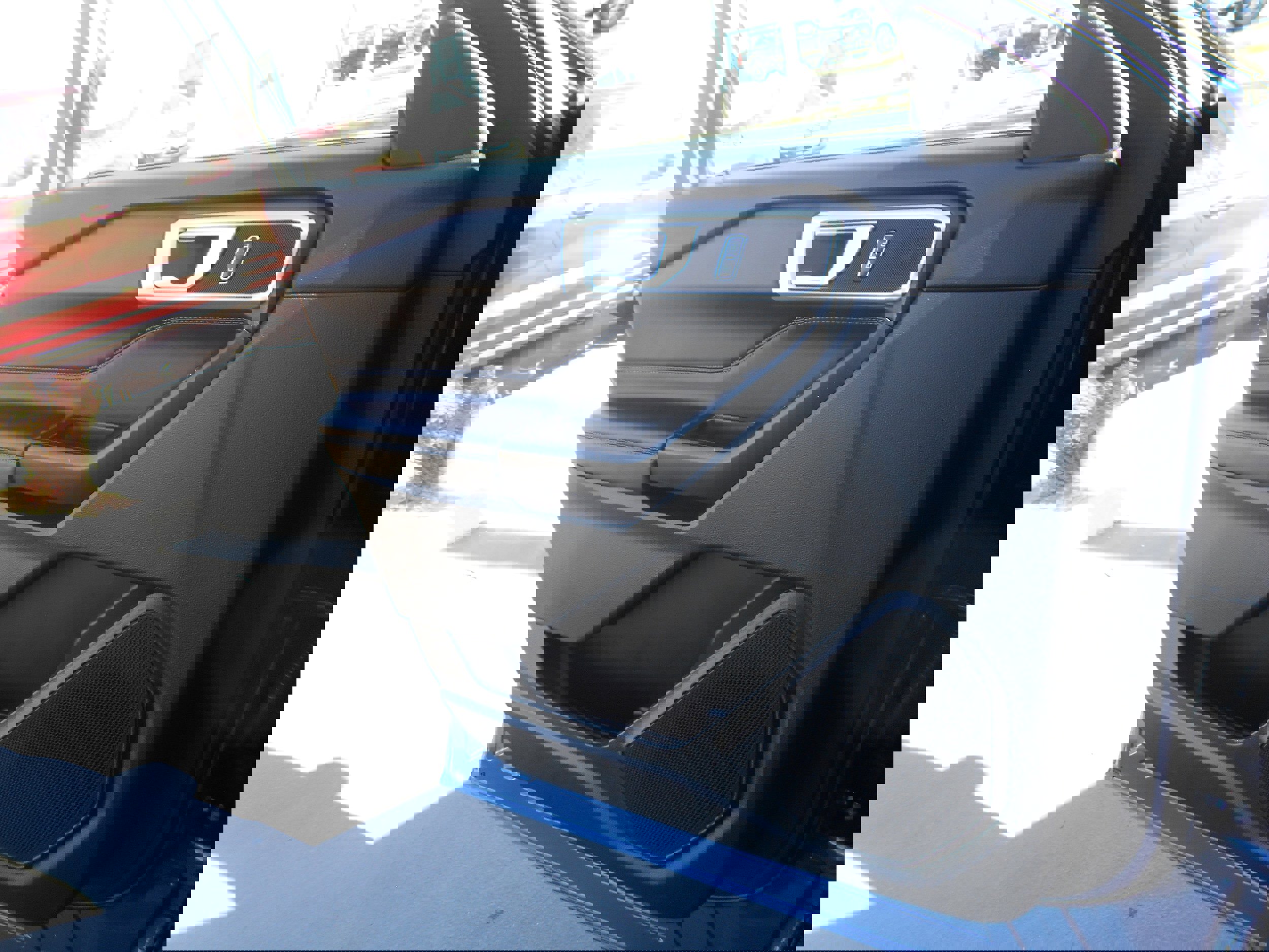 Used 2020 Ford Explorer XLT w/ Equipment Group 202A image 10