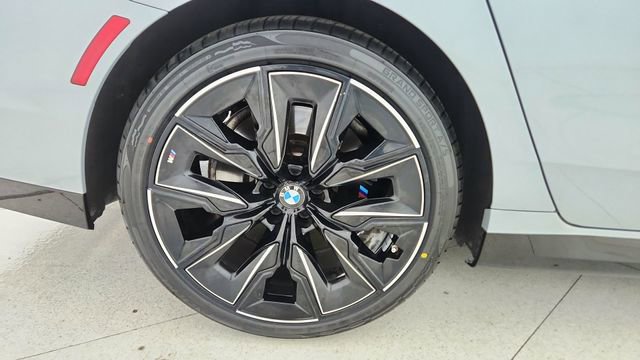 Used 2024 BMW 740i xDrive w/ Premium Package image 64