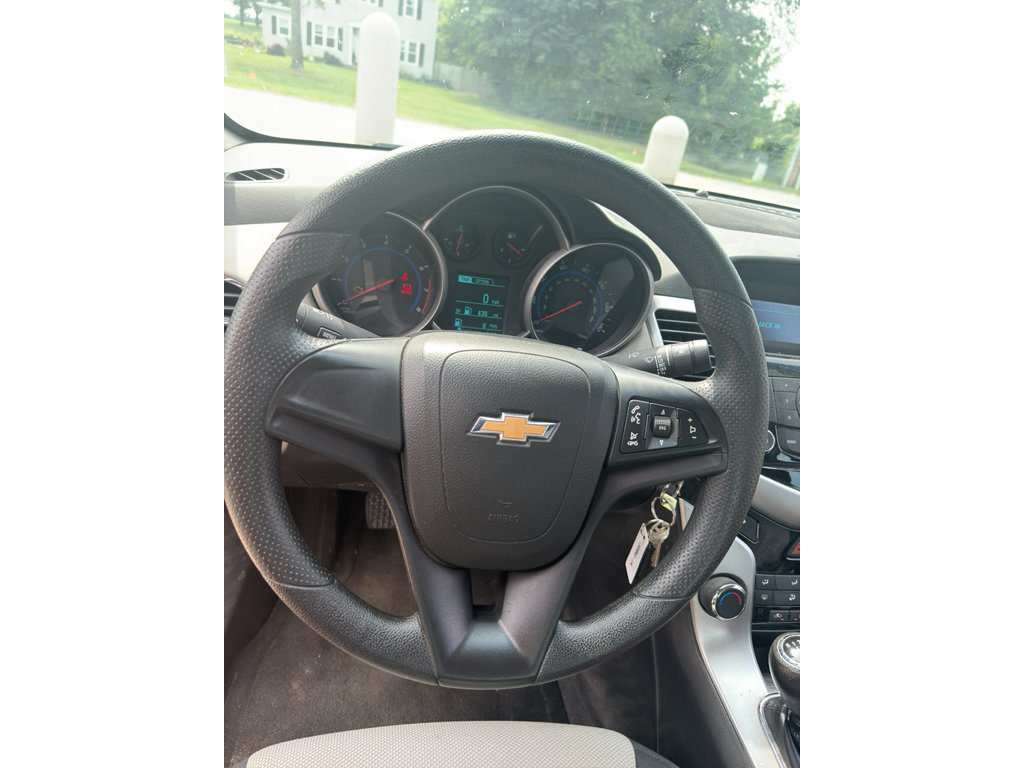 Used 2015 Chevrolet Cruze LS FWD image 7