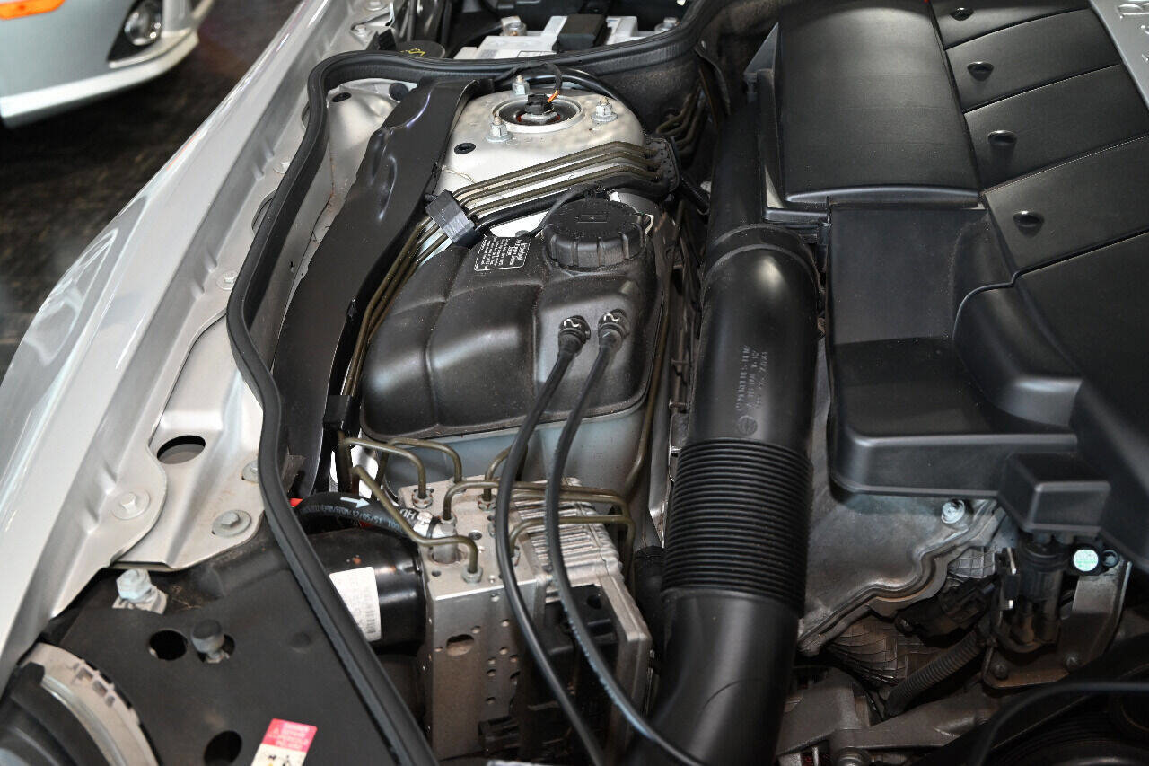 Used 2004 Mercedes-Benz SL 500 image 24