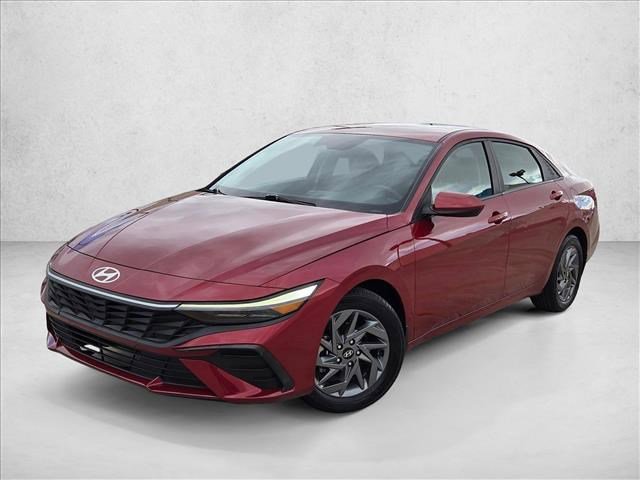 Used 2024 Hyundai Elantra SEL image 1