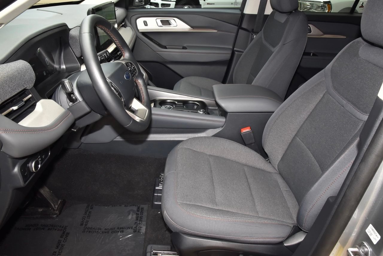 Certified 2025 Ford Explorer Active RWD image 13