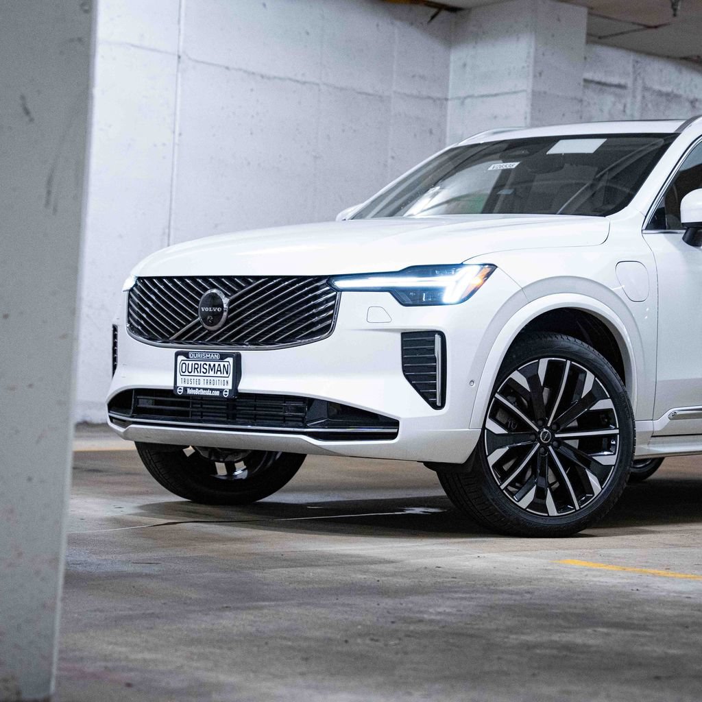 New 2026 Volvo XC90 T8 Ultra w/ Protection Package Premier AWD/4WD image 2