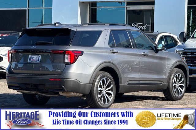 Used 2025 Ford Explorer ST-Line AWD/4WD image 4