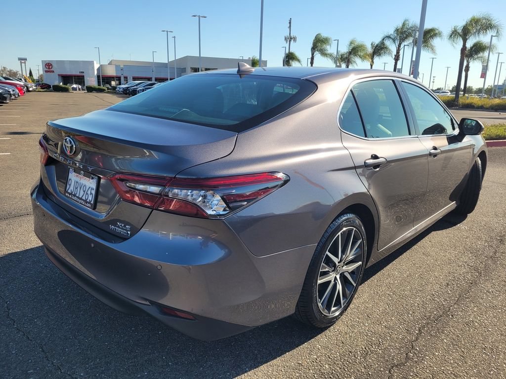 Used 2024 Toyota Camry XLE w/ Navigation Package FWD image 4