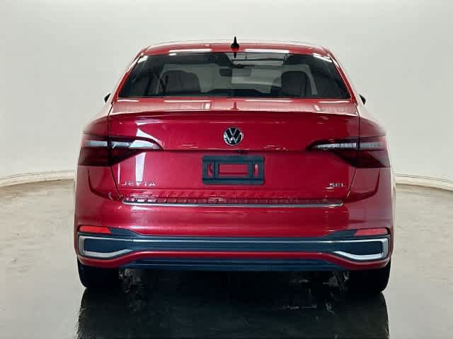 Used 2023 Volkswagen Jetta SEL FWD image 4