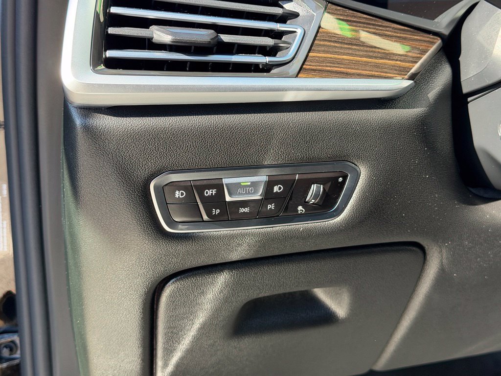 Used 2019 BMW X7 xDrive40i w/ Cold Weather Package AWD/4WD image 25