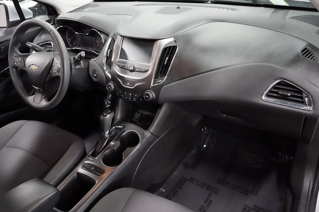 Used 2017 Chevrolet Cruze LT w/ Convenience Package FWD image 30