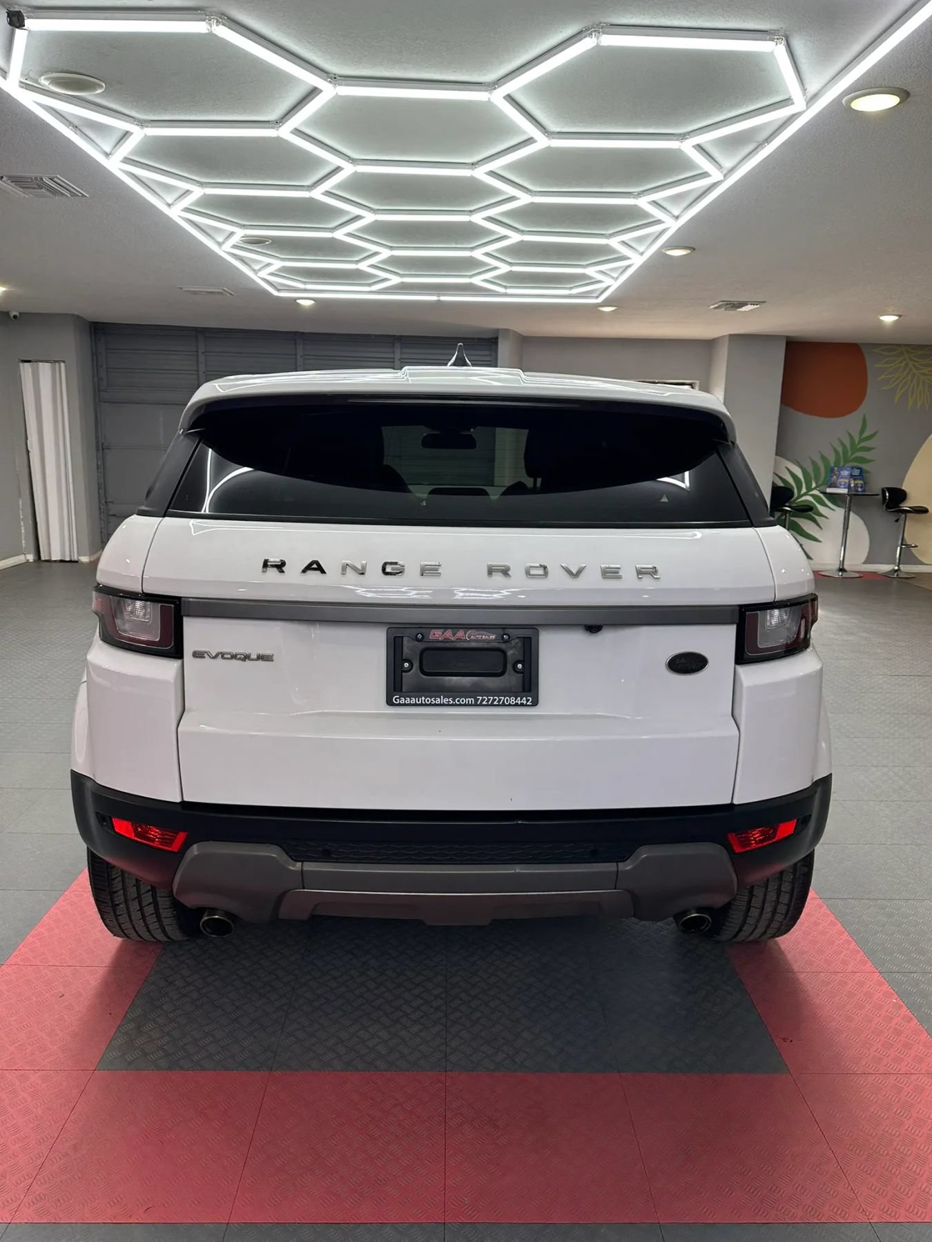 Used 2019 Land Rover Range Rover Evoque SE AWD/4WD image 5