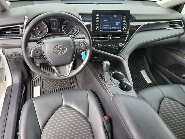 Used 2023 Toyota Camry SE image 10