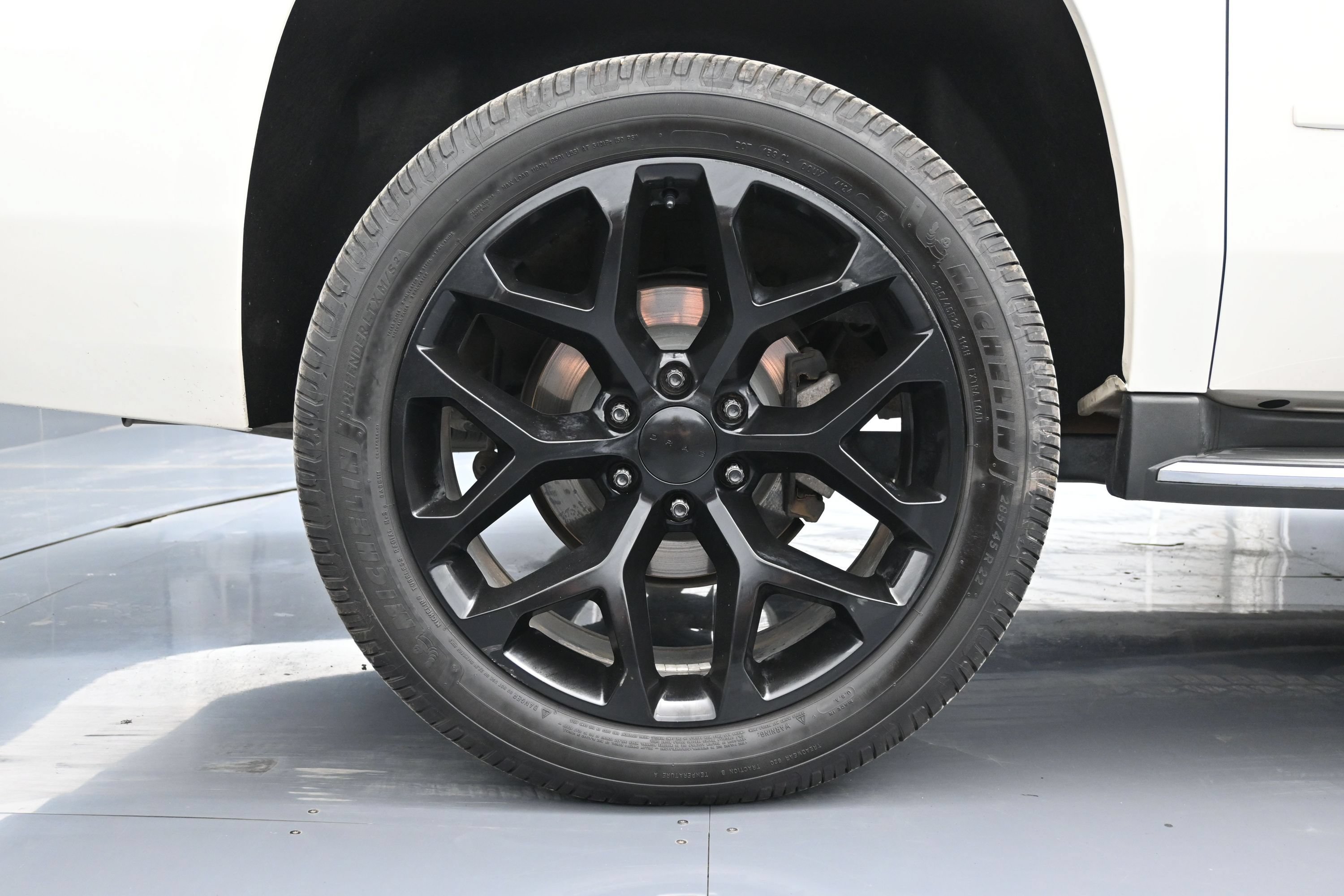 Used 2015 Chevrolet Suburban LTZ AWD/4WD image 18
