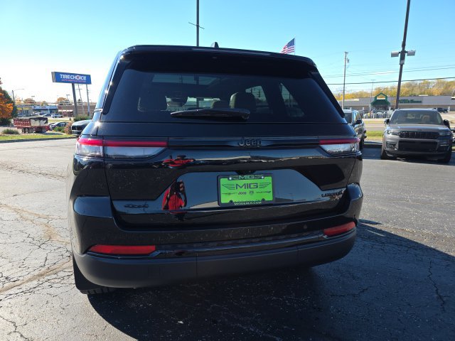 Used 2025 Jeep Grand Cherokee Limited w/ Black Appearance Package AWD/4WD image 5