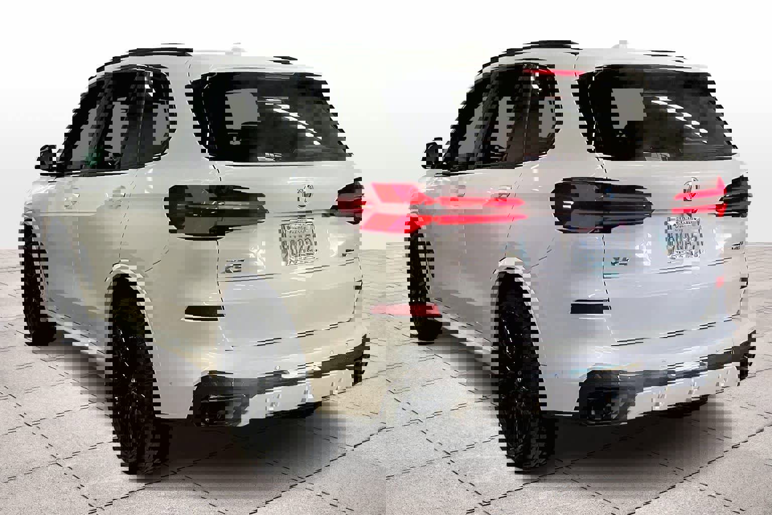 Certified 2025 BMW X5 xDrive40i w/ M Sport Package image 14