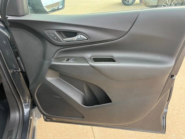 Used 2023 Chevrolet Equinox LT image 47