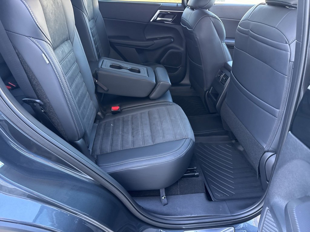 New 2025 Mitsubishi Outlander SE image 26