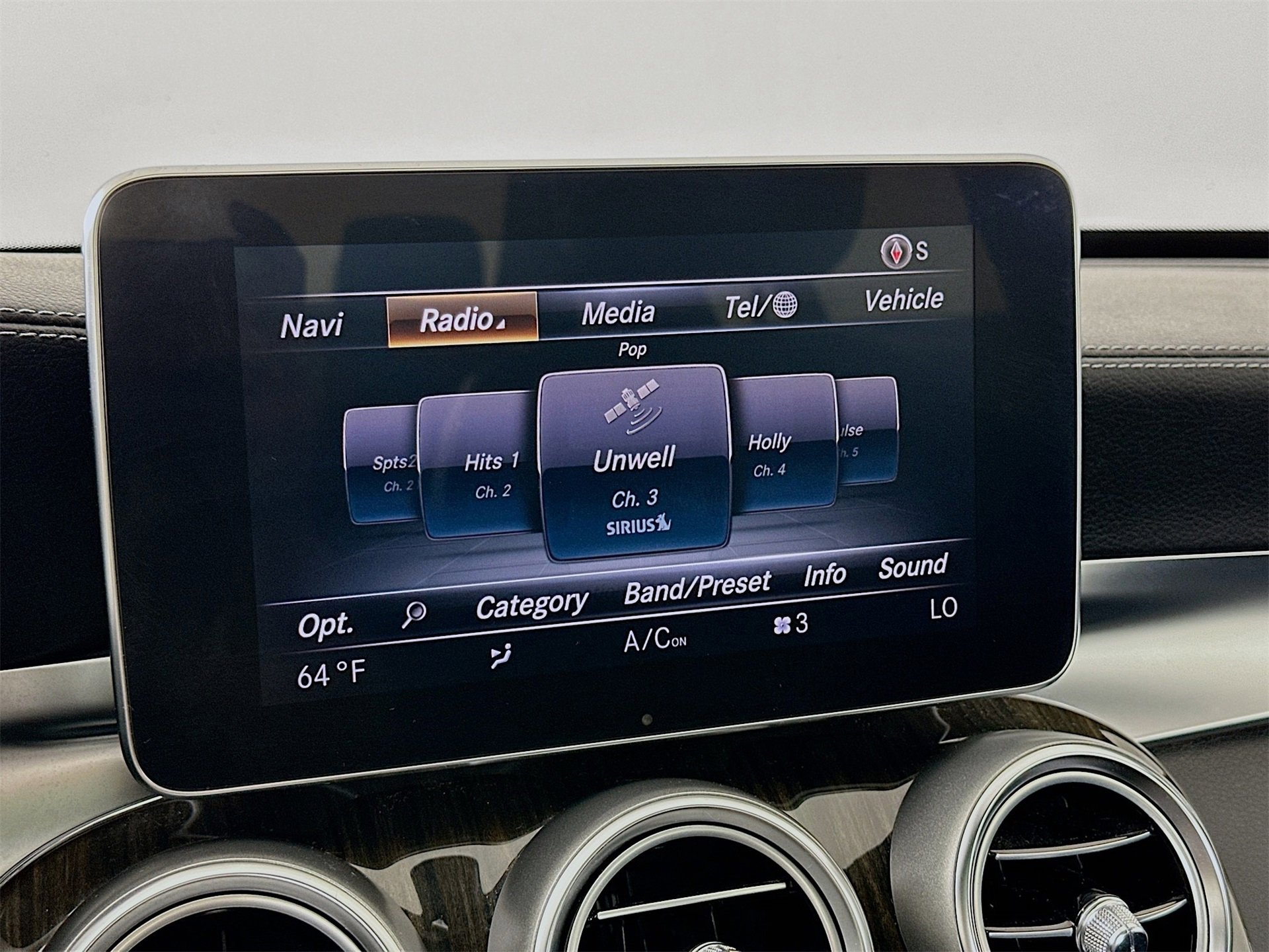 Used 2015 Mercedes-Benz C 400 4MATIC image 16