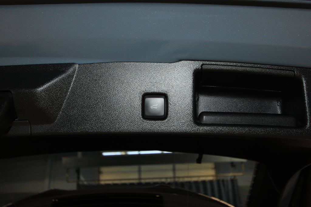 Used 2025 Ford Escape ST-Line Select w/ Tech Pack #1 AWD/4WD image 32