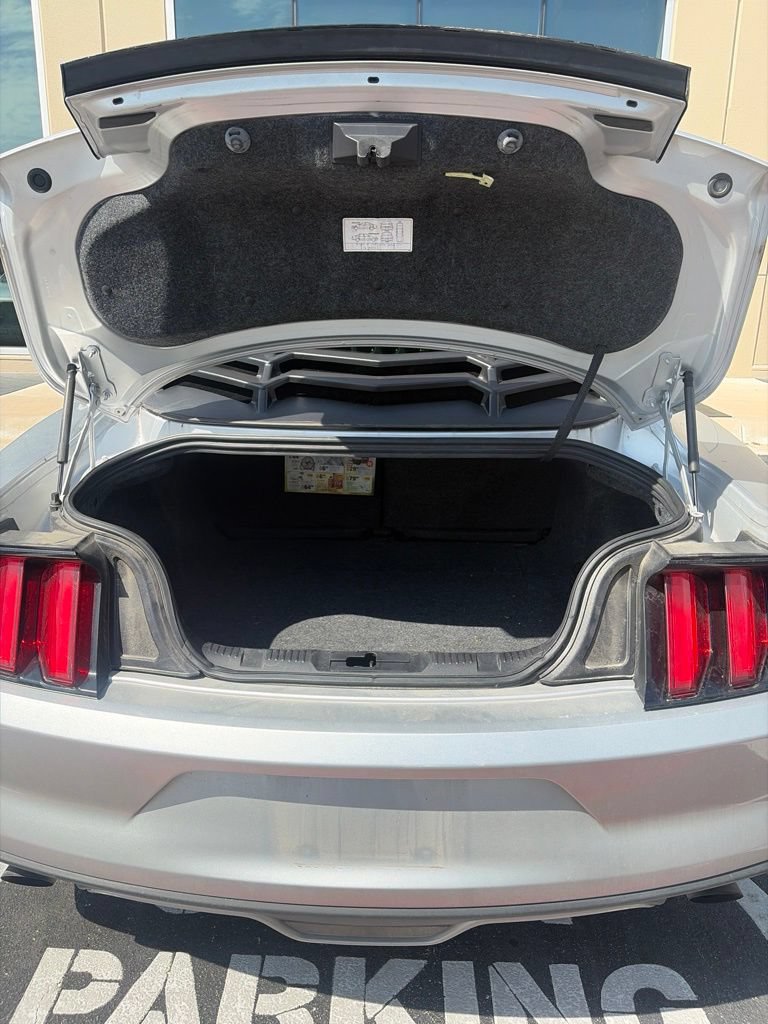 Used 2017 Ford Mustang Premium RWD image 8