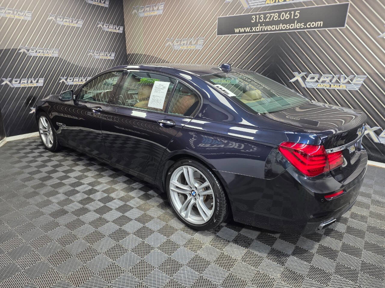 Used 2015 BMW 750Li image 9