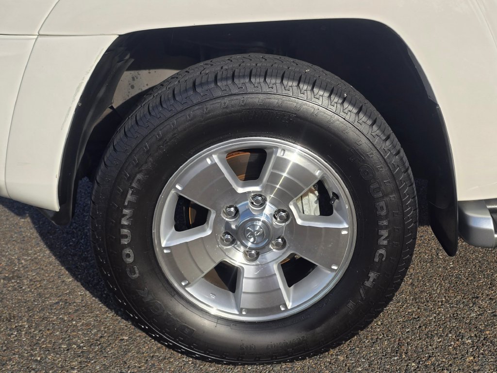 Used 2004 Toyota 4Runner Limited w/ Preferred Accessory Pkg AWD/4WD image 9