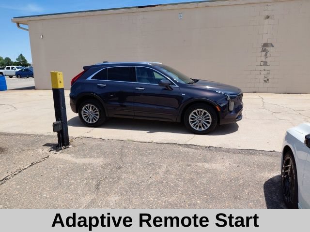 Used 2025 Cadillac XT4 Premium Luxury FWD image 3