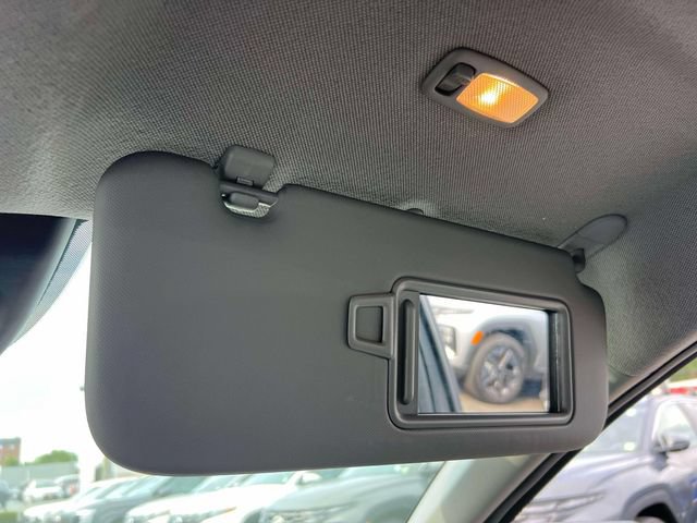 Certified 2025 Hyundai Elantra Sport FWD image 30