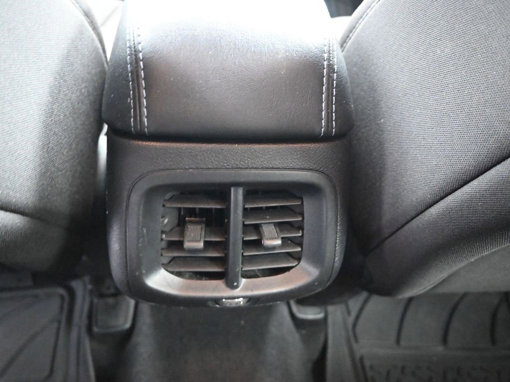 Used 2019 Jeep Cherokee Latitude w/ Popular Appearance Group image 18