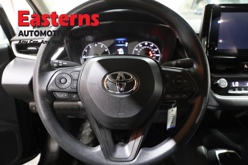 Used 2025 Toyota Corolla LE image 10