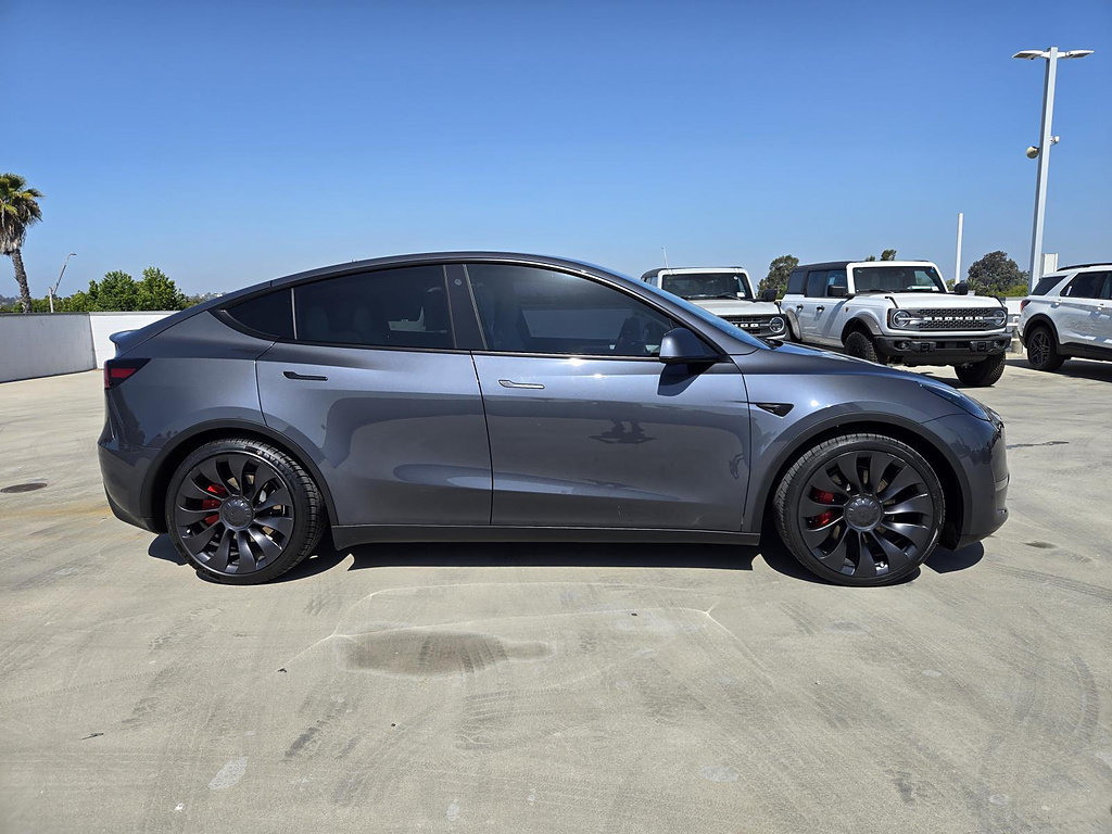 Used 2023 Tesla Model Y Performance AWD/4WD image 2