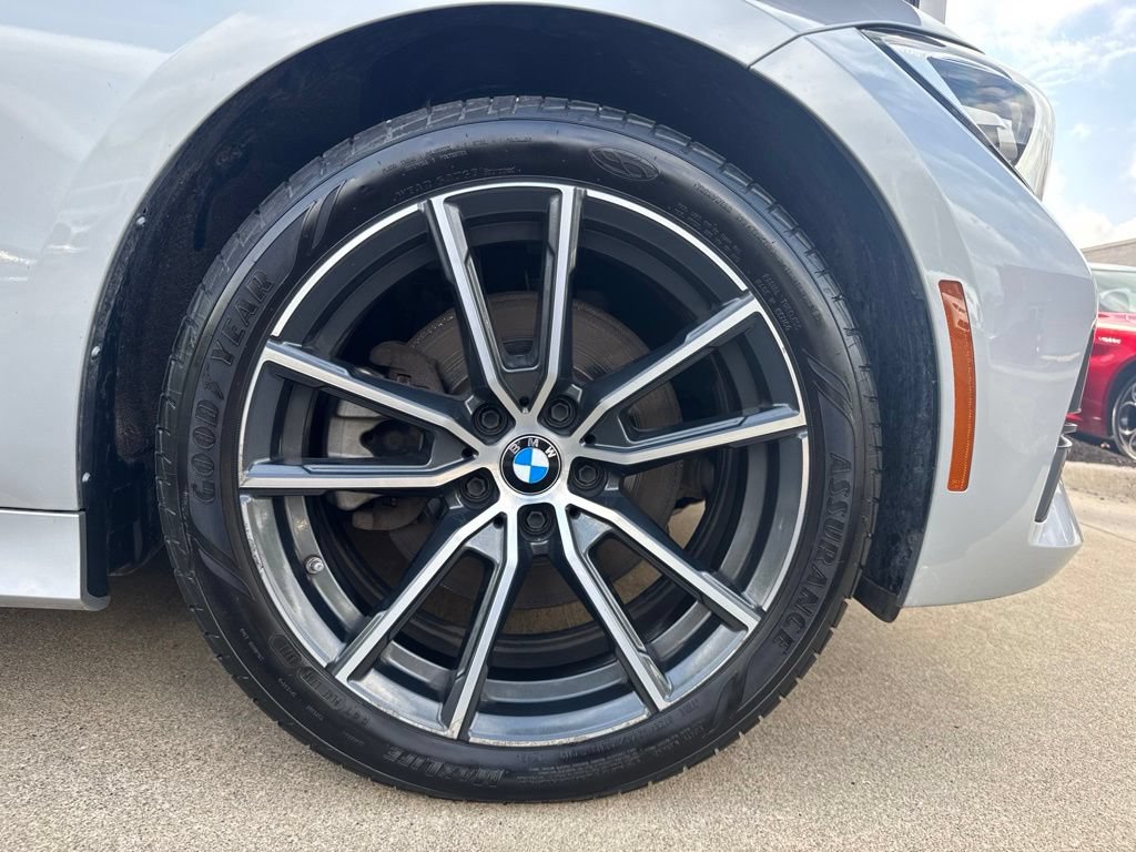 Used 2019 BMW 330i xDrive Sedan w/ Driving Assistance Package AWD/4WD image 23