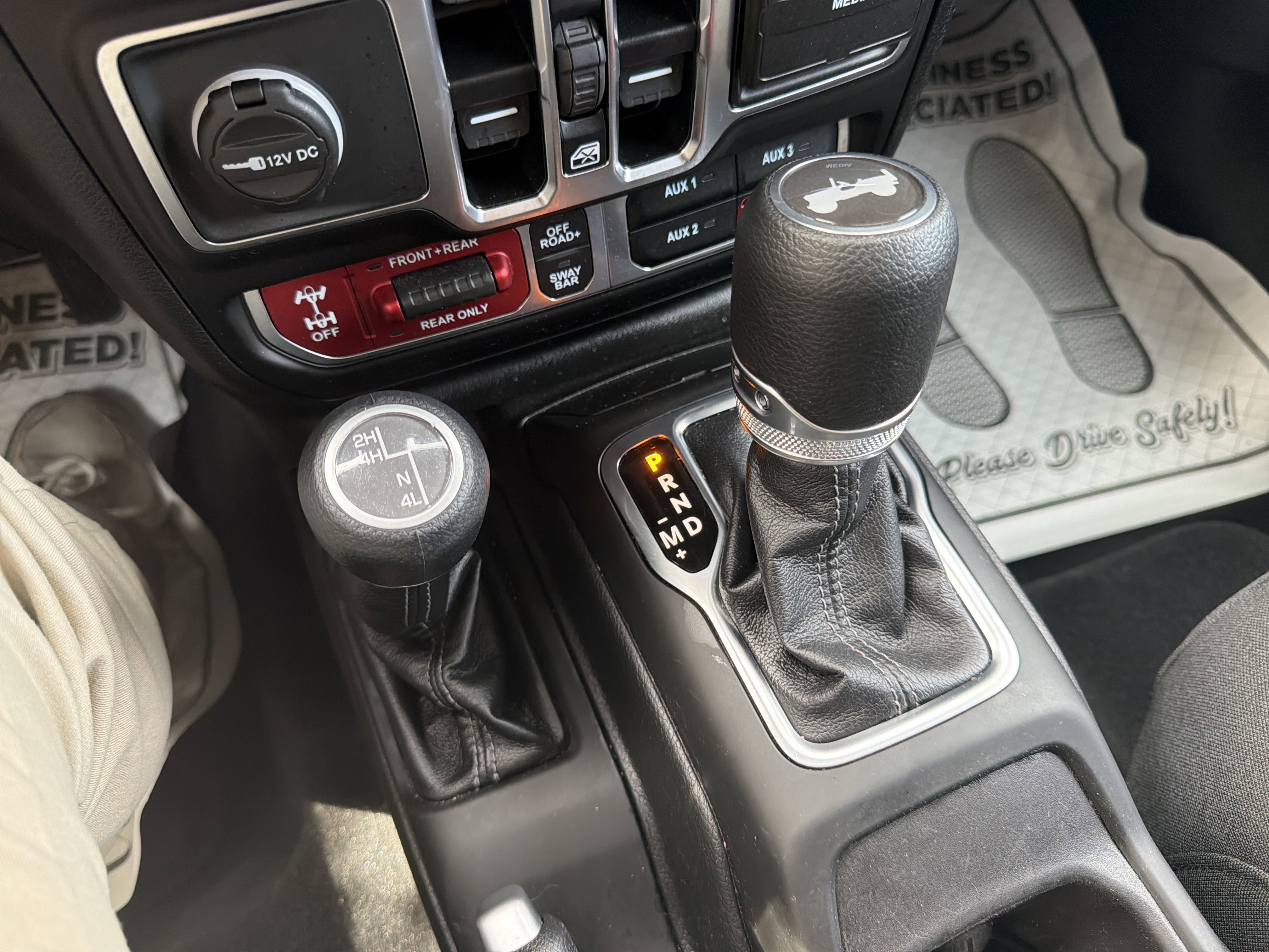 Used 2025 Jeep Wrangler Unlimited Rubicon image 23