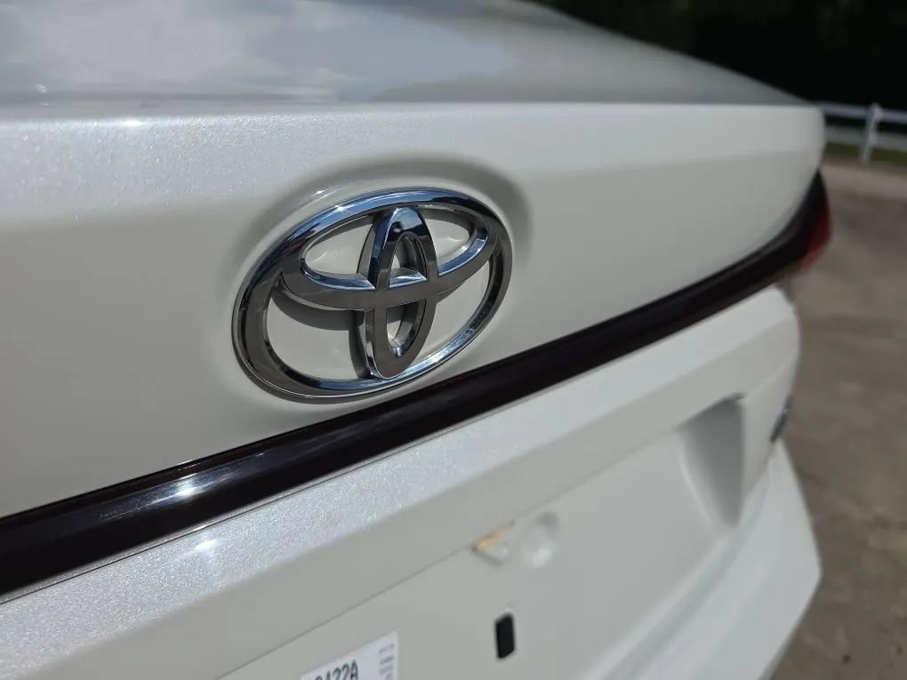 Used 2020 Toyota Corolla LE FWD image 10