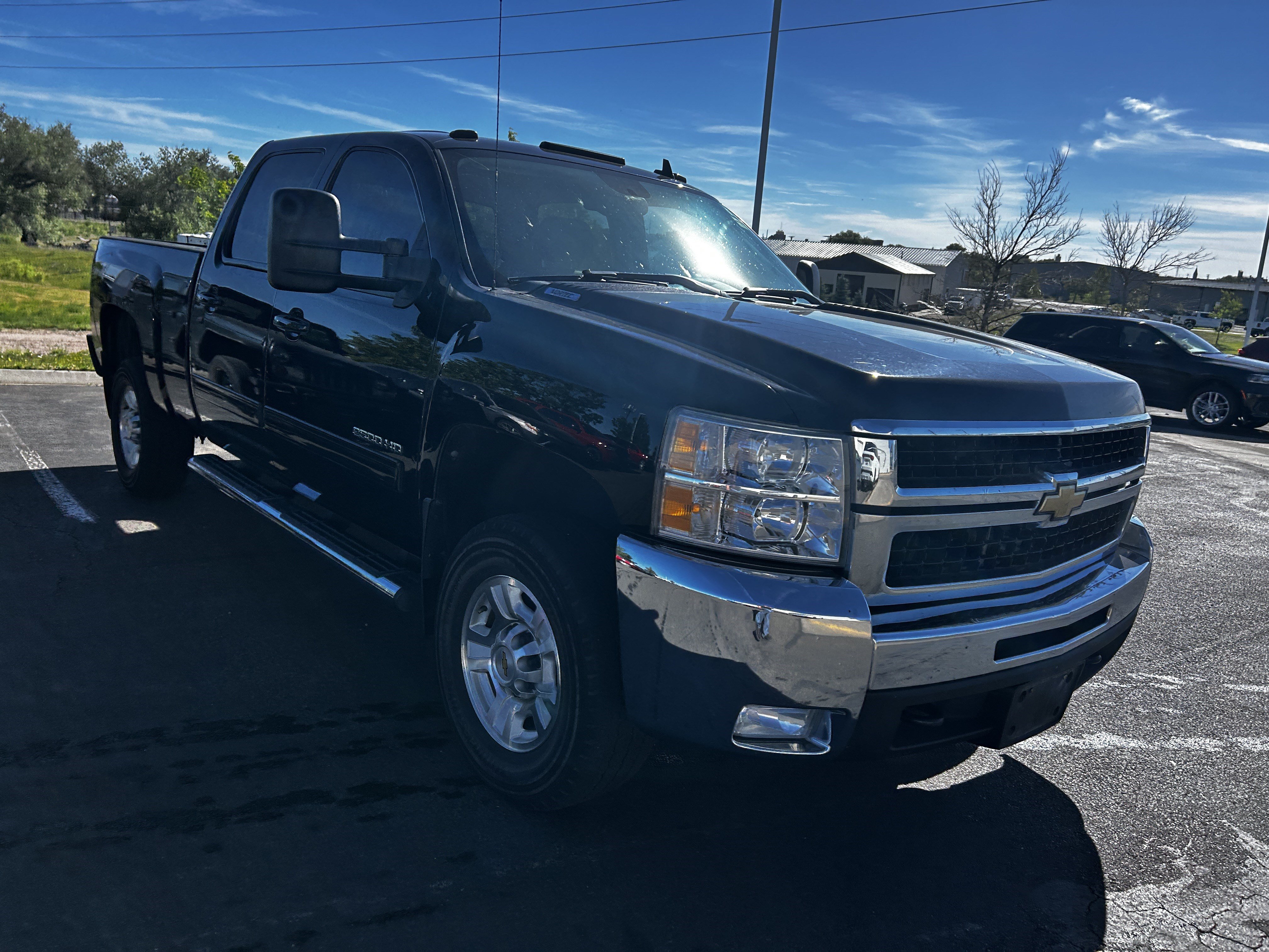 Used 2010 Chevrolet Silverado 2500 LTZ w/ Convenience Package AWD/4WD image 7