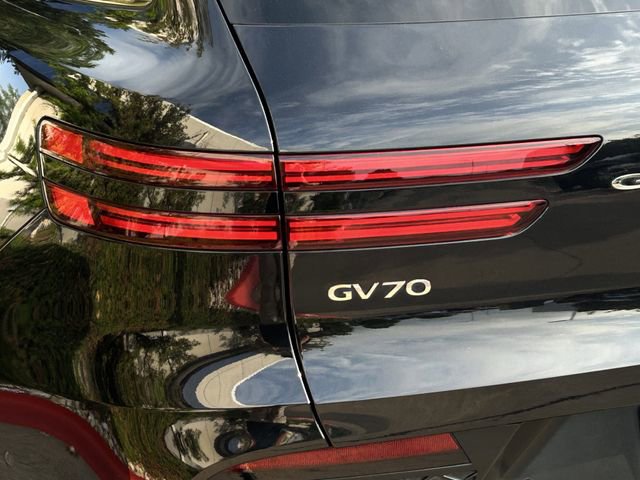 Used 2025 Genesis GV70 3.5T Sport w/ Sport Prestige Package AWD/4WD image 7