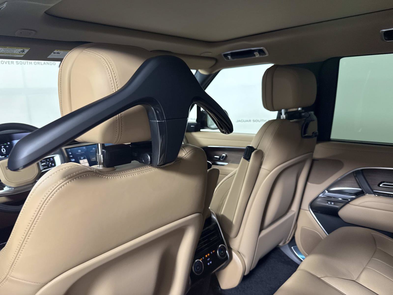 New 2026 Land Rover Range Rover SE AWD/4WD image 17