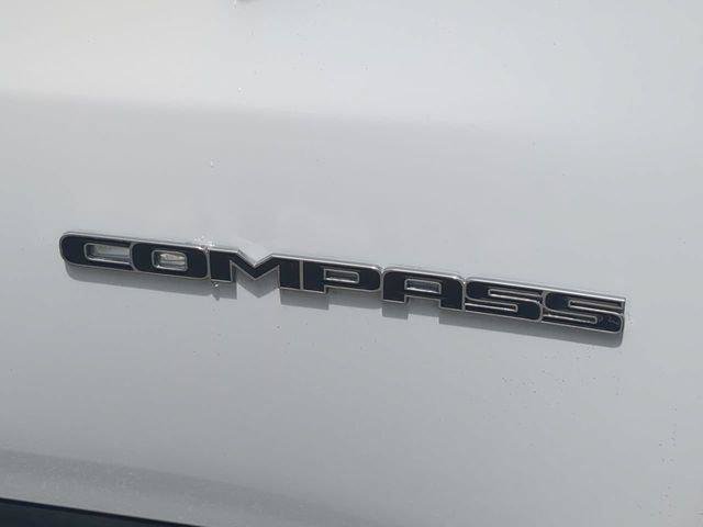 Certified 2023 Jeep Compass Latitude w/ Sun and Sound Group AWD/4WD image 13