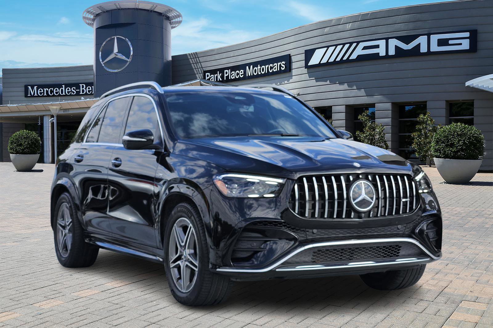 Certified 2025 Mercedes-Benz GLE 53 AMG 4MATIC image 2