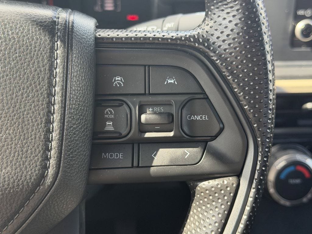Used 2025 Toyota Tacoma SR AWD/4WD image 23