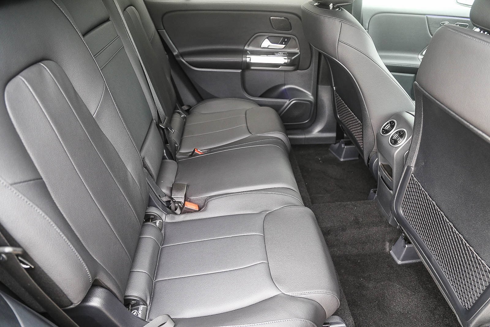 New 2026 Mercedes-Benz GLB 250 4MATIC image 16
