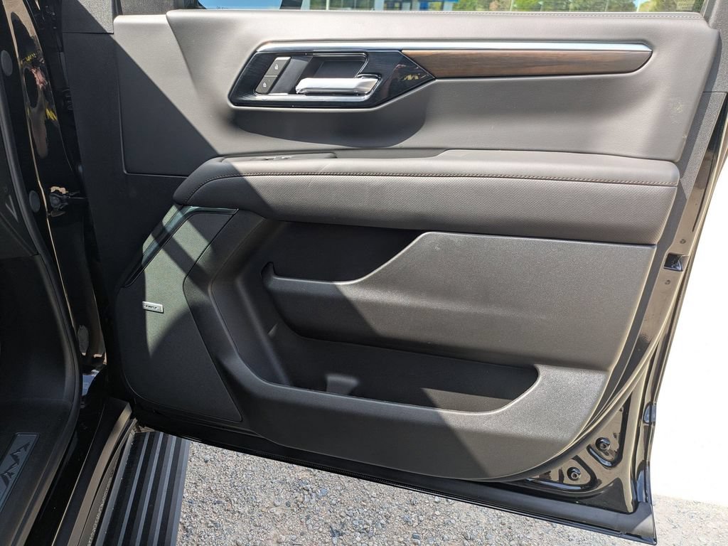 New 2026 Chevrolet Tahoe High Country AWD/4WD image 40