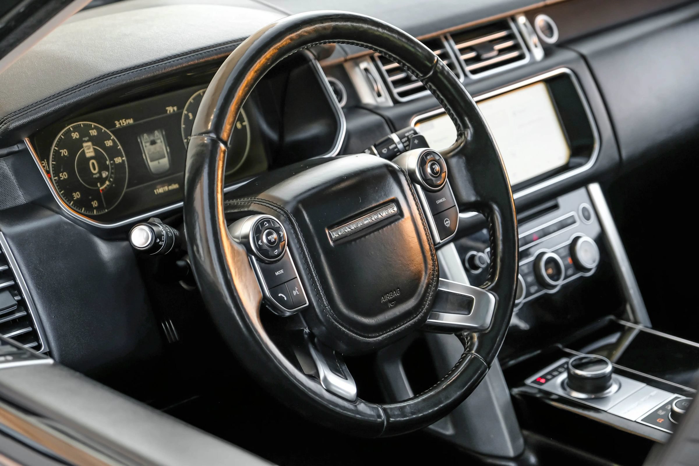 Used 2017 Land Rover Range Rover HSE AWD/4WD image 19