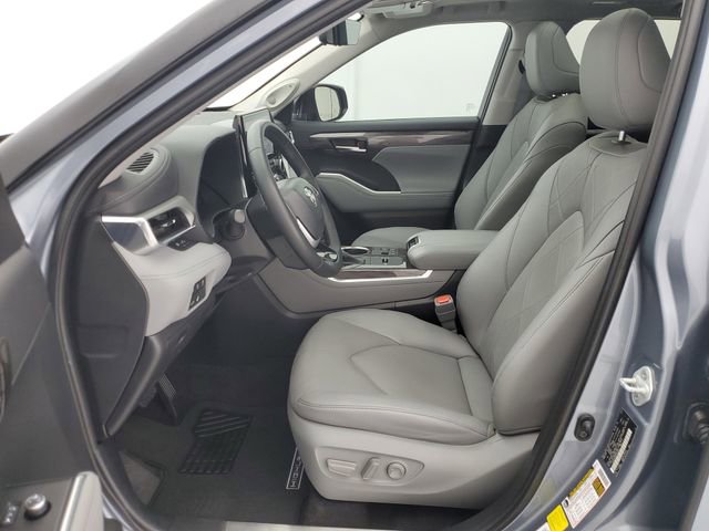 Used 2023 Toyota Highlander Platinum image 19