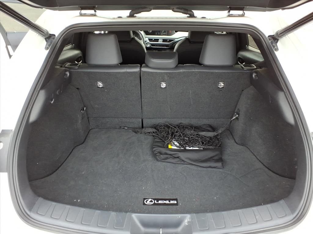 Used 2022 Lexus UX 200 w/ Premium Package image 14
