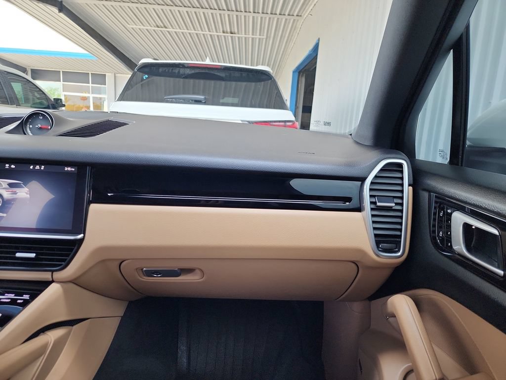 Used 2020 Porsche Cayenne AWD/4WD image 33