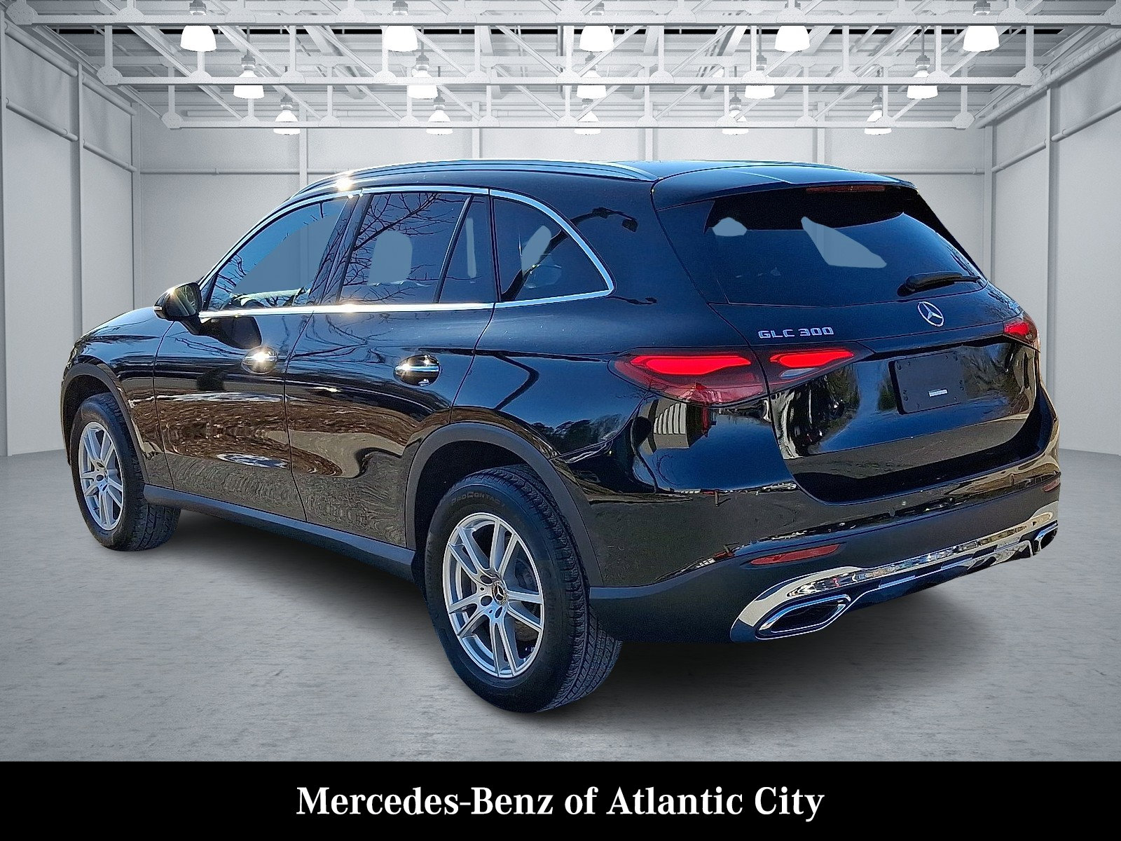 Certified 2023 Mercedes-Benz GLC 300 4MATIC image 4