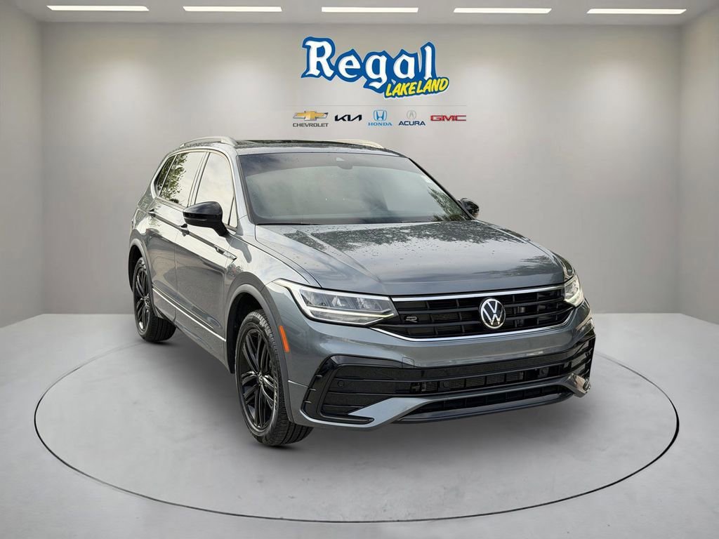 Used 2022 Volkswagen Tiguan SE R-Line AWD/4WD image 1
