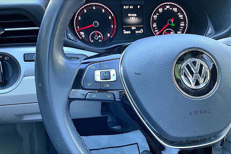 Used 2022 Volkswagen Passat 2.0T SE image 19