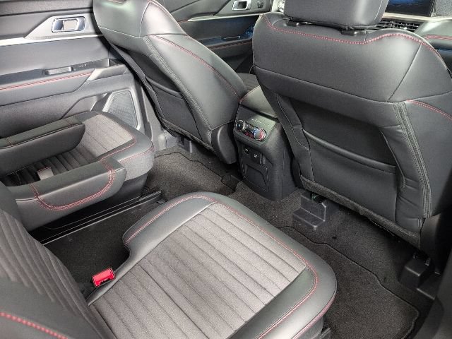 New 2026 Ford Explorer ST-Line w/ ST-Line Street Pack AWD/4WD image 11