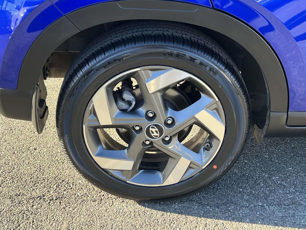 Certified 2024 Hyundai Venue Limited image 8